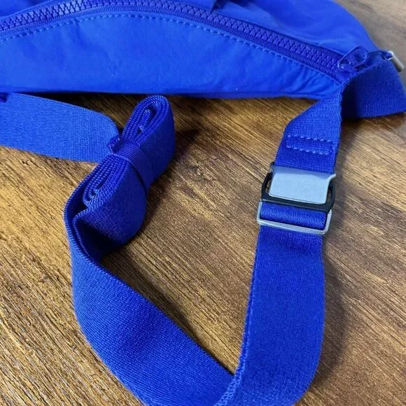ATHLETA Kinetic Waist Pack Merlin Blue Nylon Adjustable Belt Fannie Bag 656732 - Picture 6 of 13